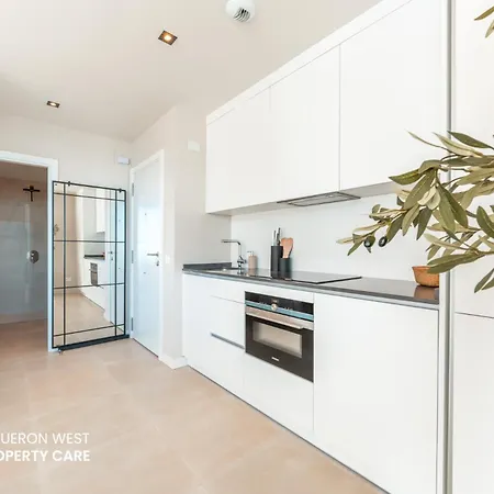 Costavale - Penthouse With Sea View And Pool, Higueron West Fuengirola